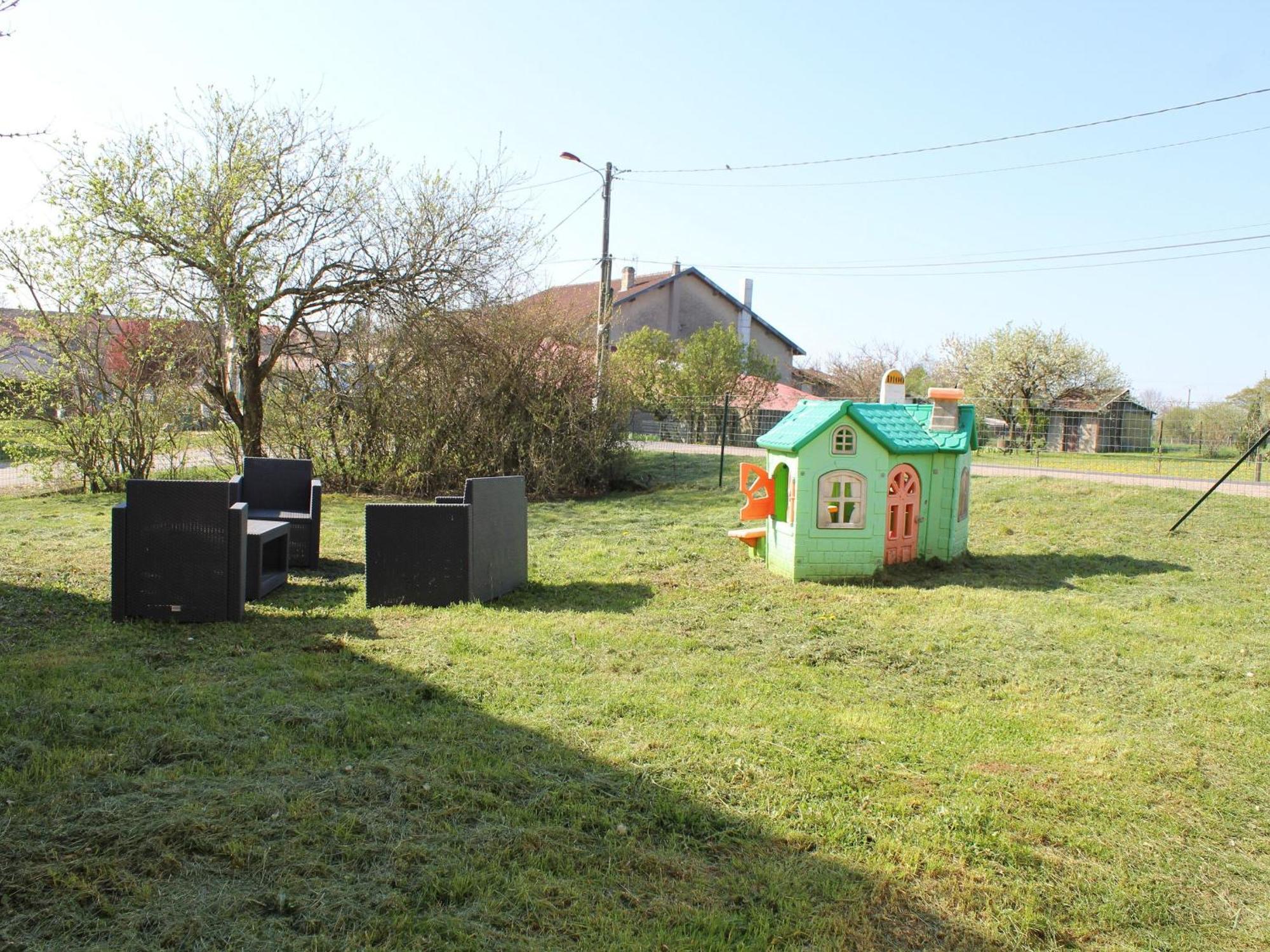 Gite Familial Et Equipe A La Campagne Avec Terrasse, Pres De Pont-A-Mousson Et De Nombreuses Activites - Fr-1-584-73 Lironville Exteriör bild